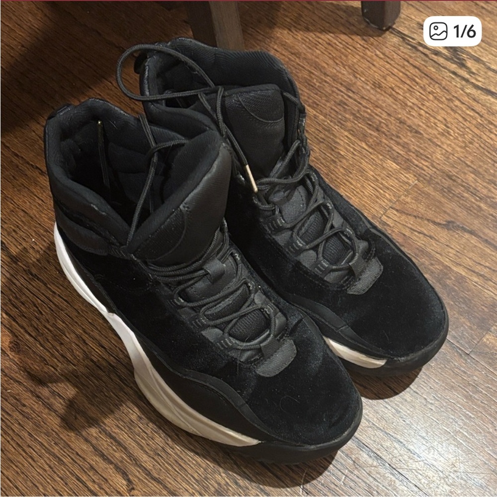 Zara Black and White Sneakers